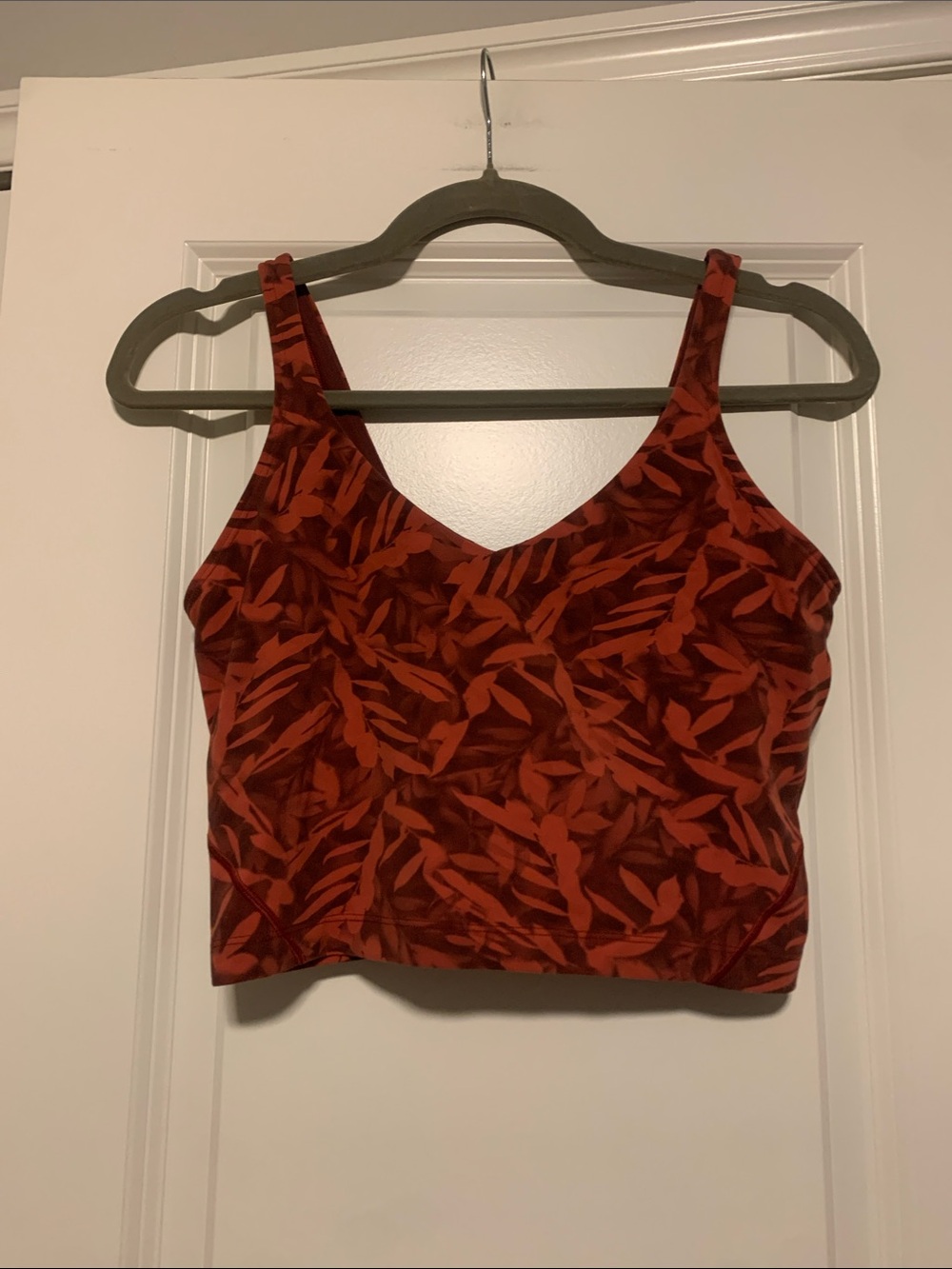 Lululemon Align Tank, Sz 8, w/pads
Good Condition